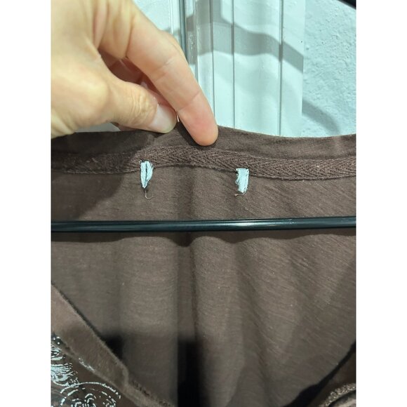 Brown Short-Sleeve V-Neck Graphic Tee Studded Lace-Up Detail - Picture 6 of 9